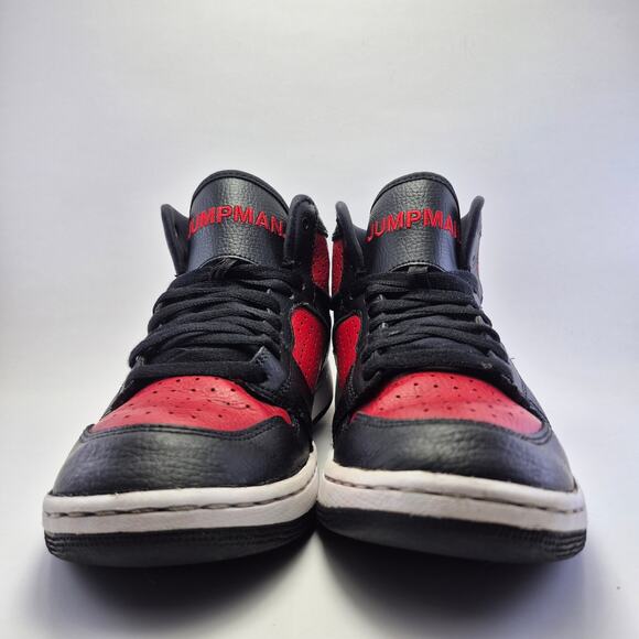 NIKE JORDAN \
